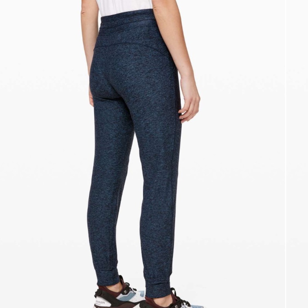 Lululemon Ready to Rulu Jogger 29"
Heathered True Navy / Black